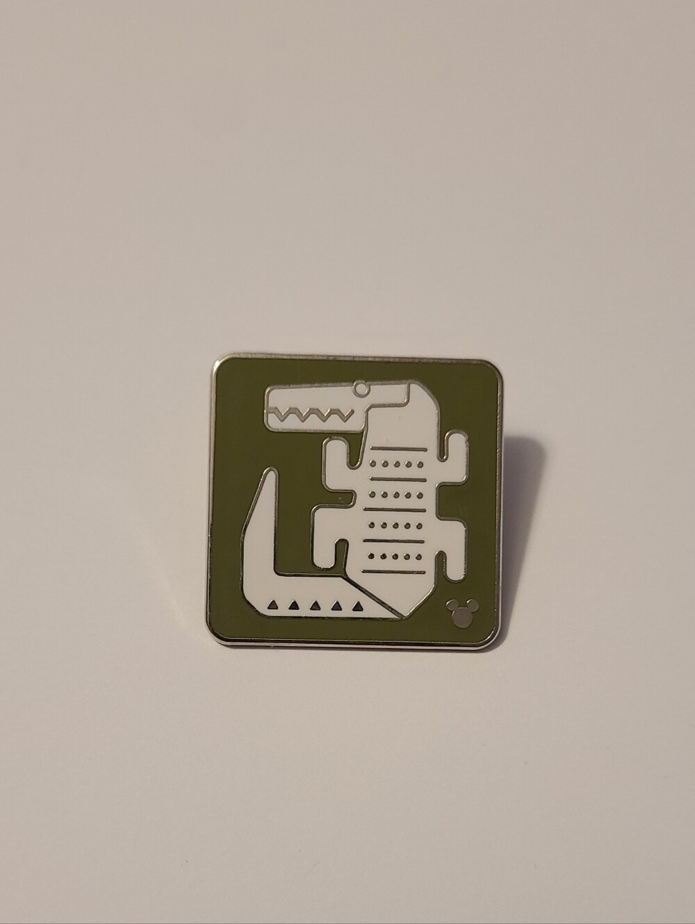 Disney Alligator Shanghai Square Pin 🩷
